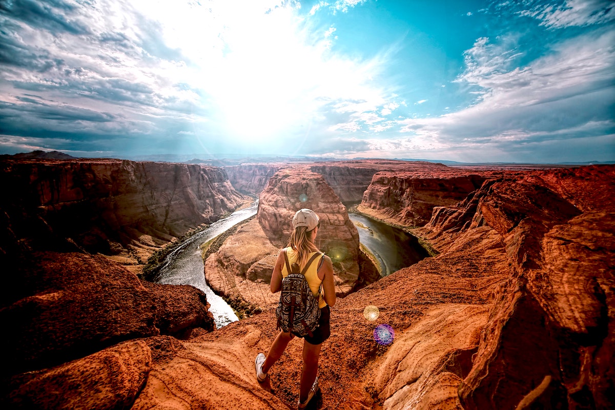 社会のレール 外れる 生き方