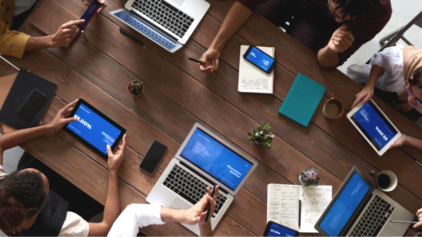 Canva プレゼン 使い方,Canva プレゼン YouTube 埋め込み,canva pdf リンク貼り付け ,プレゼン資料 デザイン,プレゼン資料 わかりやすい,プレゼン資料 テンプレート,パワーポイント 動画 埋め込み YouTube