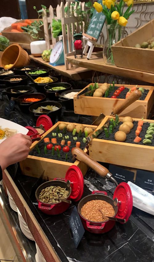 新宿映えスポット｜ヒルトン東京ランチビュッフェ【体験談】