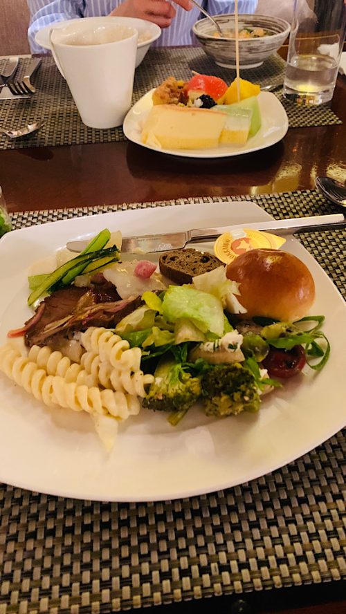 新宿映えスポット｜ヒルトン東京ランチビュッフェ【体験談】