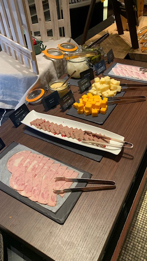 新宿映えスポット｜ヒルトン東京ランチビュッフェ【体験談】