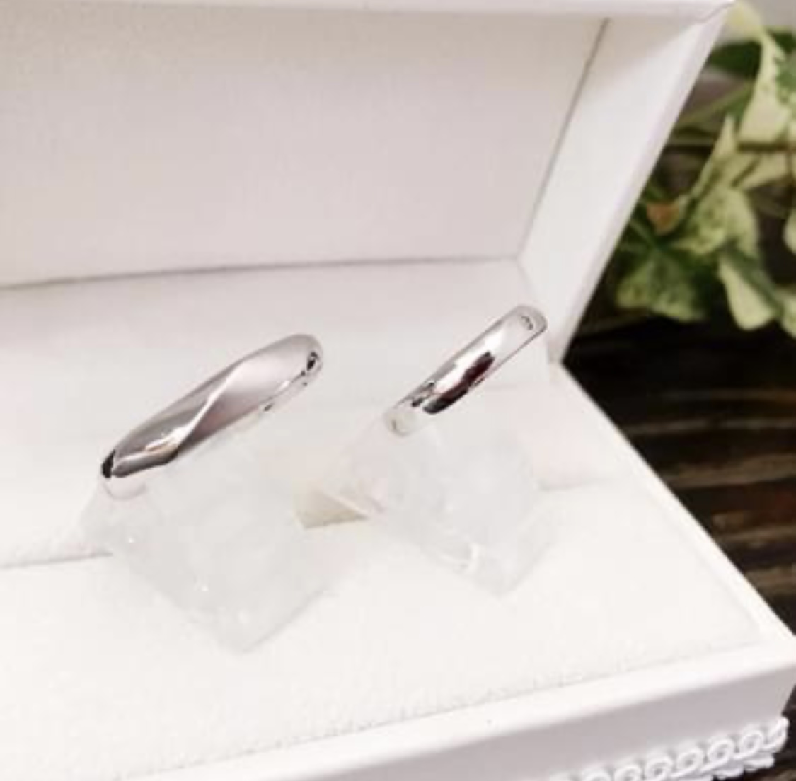 徳島県出身の映画監督、蔦哲一朗さんの結婚指輪をおつくりさせていただきました。蔭山香織