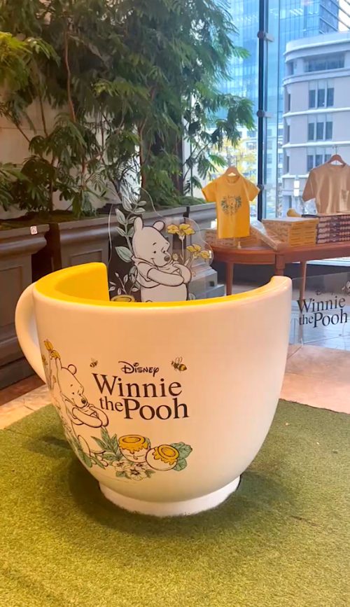 新丸ビル3Fアトリウム クリスマス プーさん