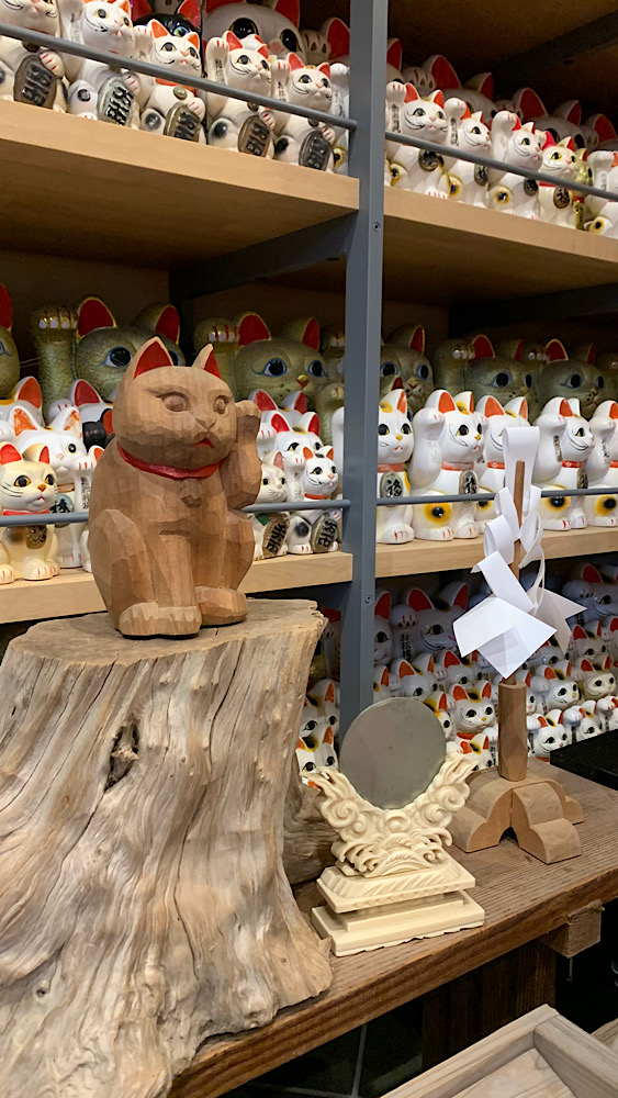 四国・徳島県で有名な猫神さまの神社｜おしゃれ美活旅。お松大権現（おまつだいごんげん）