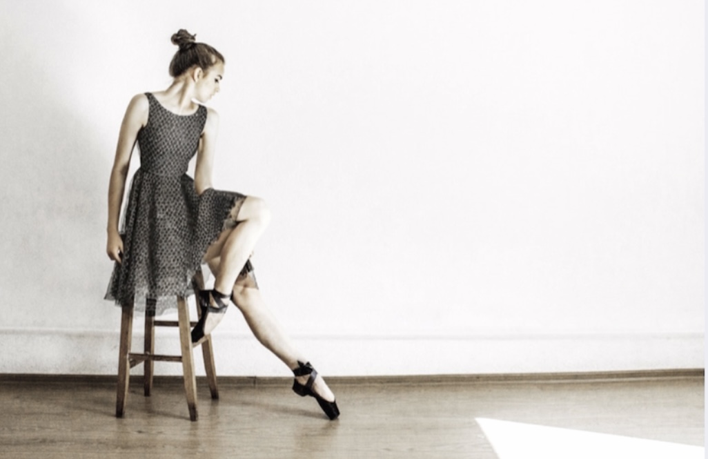 Canvaアプリ！人物写真の洋服の着せ替え・色を変える方法は？【ブランディングに活用】