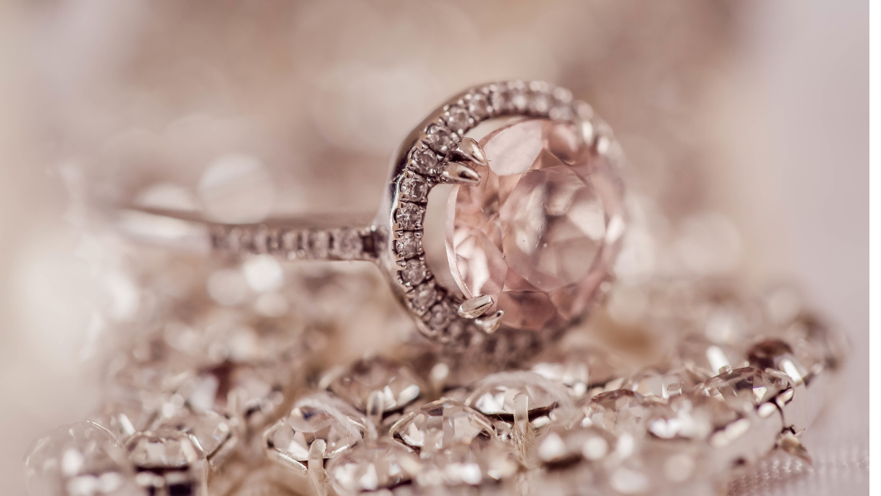 コピペ★SNSおしゃれに!キラキラの特殊絵文字・顔文字・記号まとめ